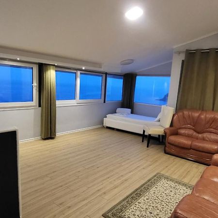 Jon Rooms ฮีมาเรอ ภายนอก รูปภาพ